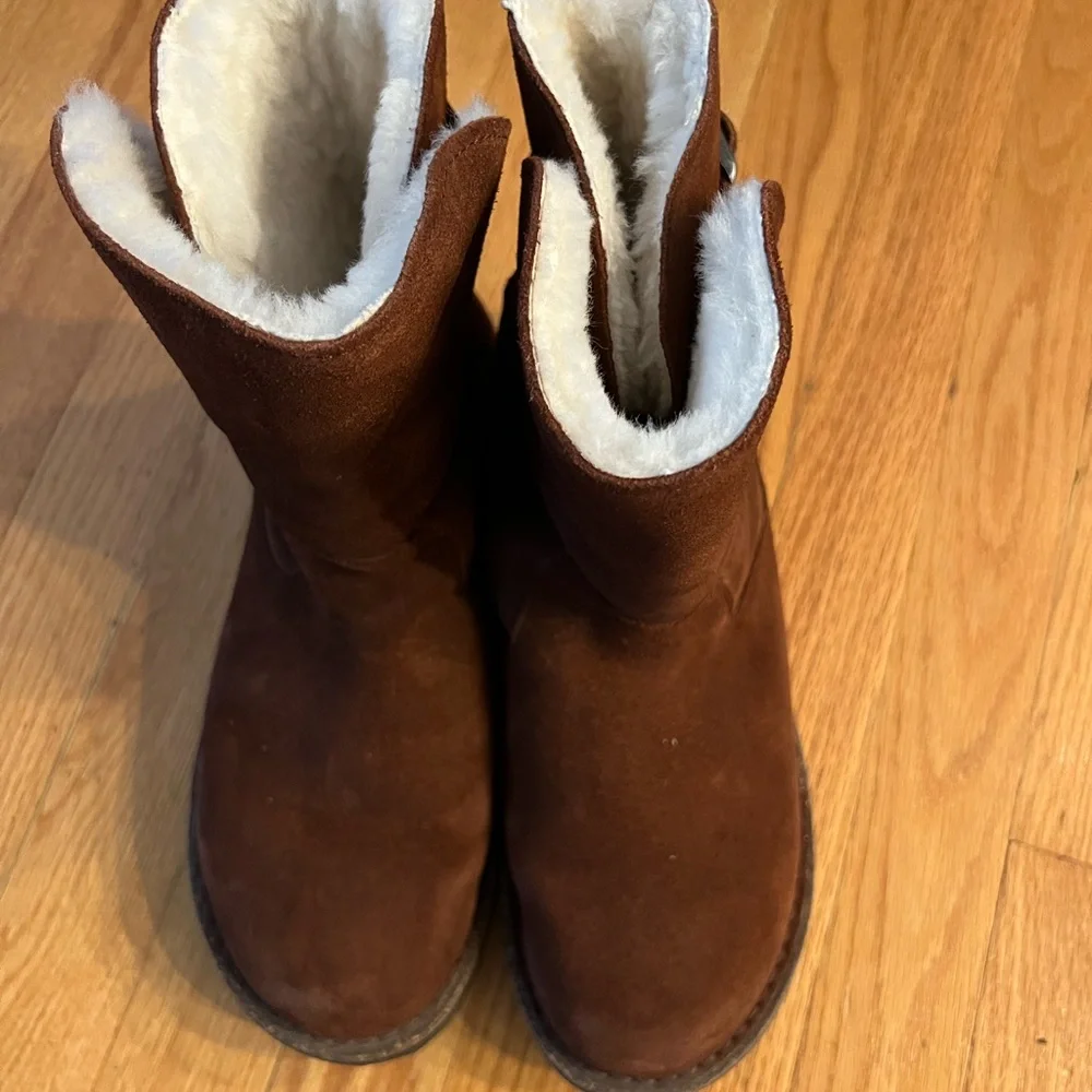 Birkenstock Uppsala shearling suede boots in the color Espresso brown